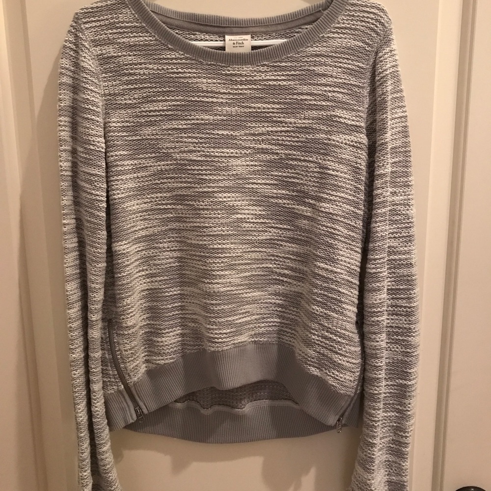 Abercrombie & Fitch Gray Crewneck Sweater